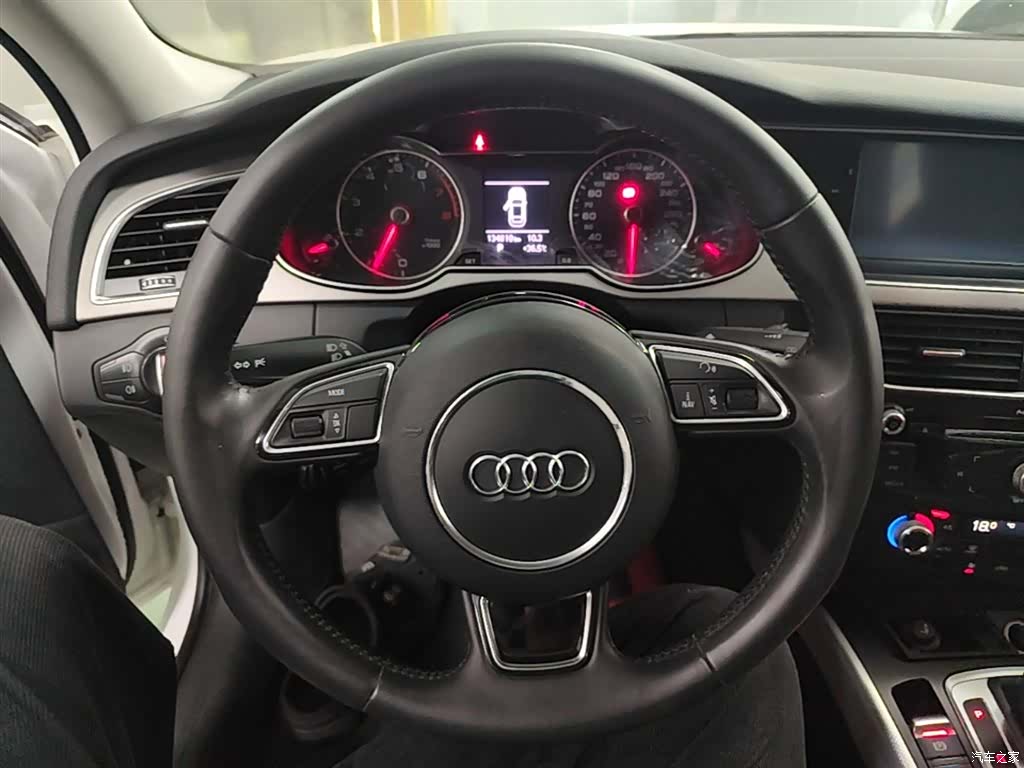 Audi A4L, 2016 11