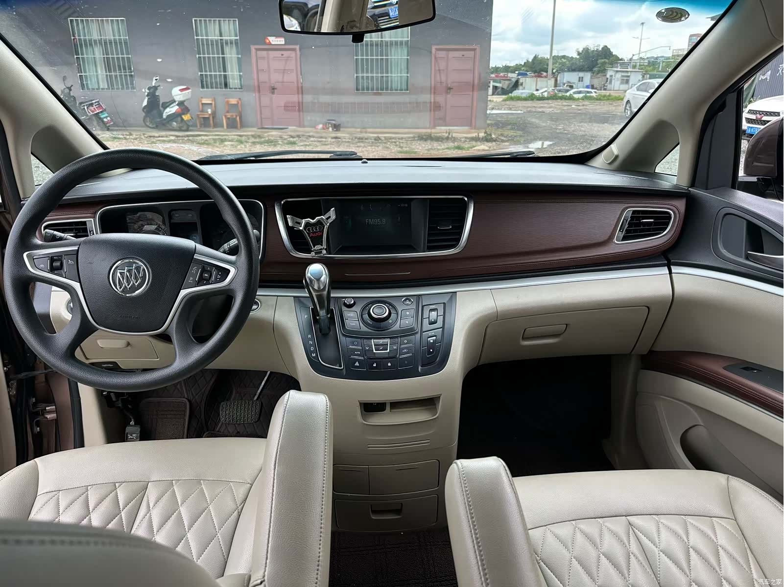 Buick GL8, 2019 6