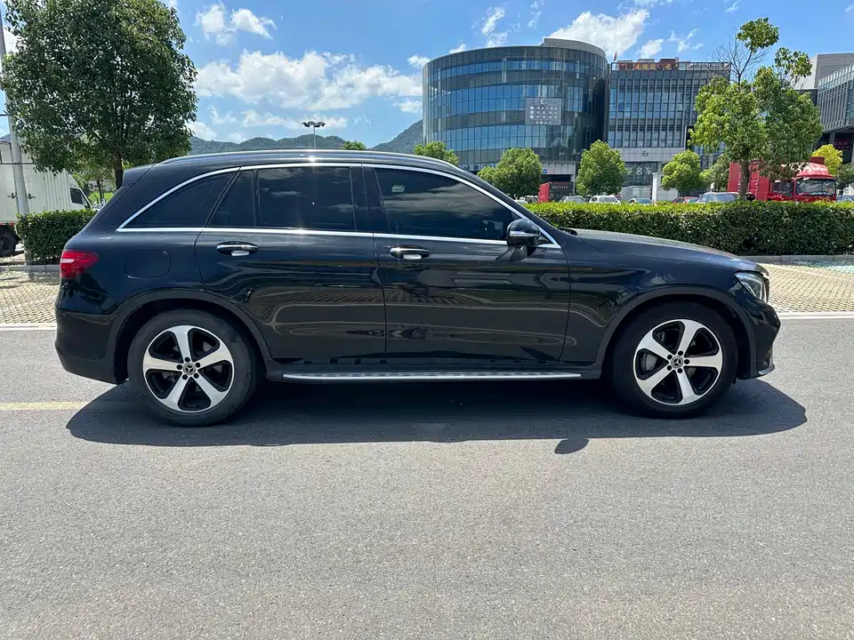 Mercedes-Benz GLC Mercedes-Benz GLC