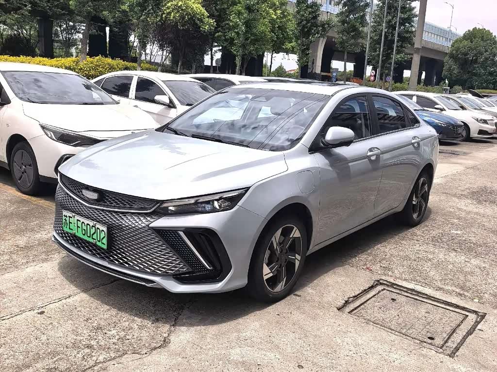 Geely EmgrandL HiP