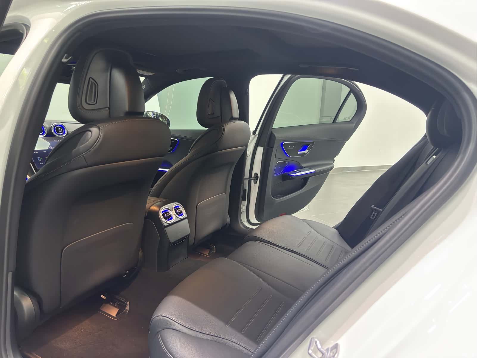 Mercedes-Benz C-Class, 2024 9
