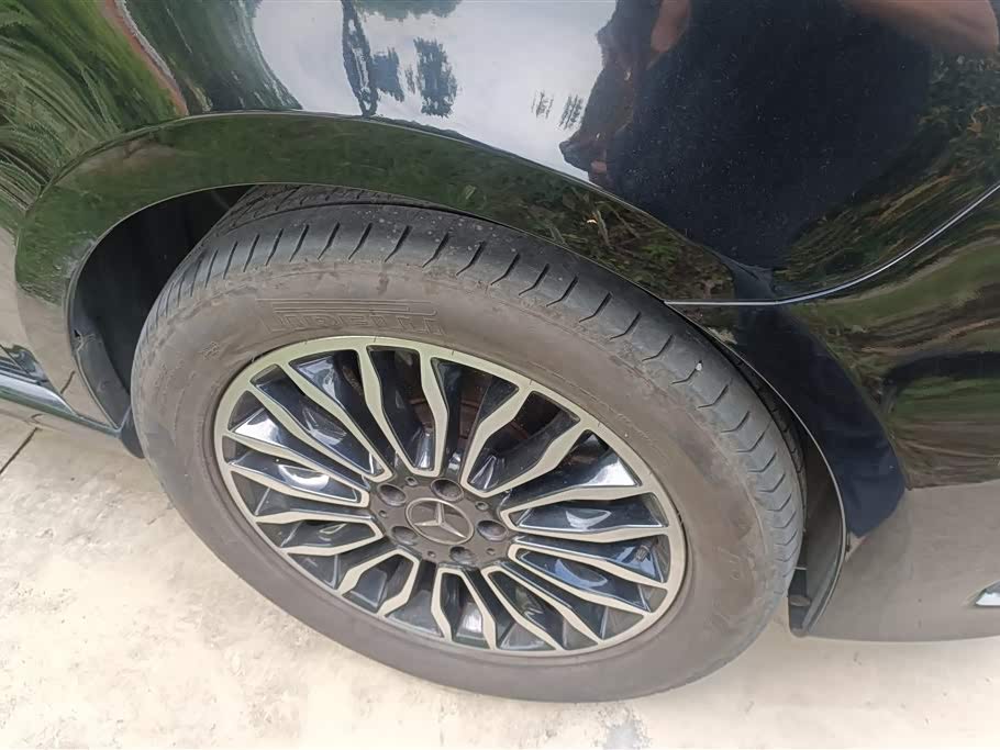 Mercedes-Benz V-class