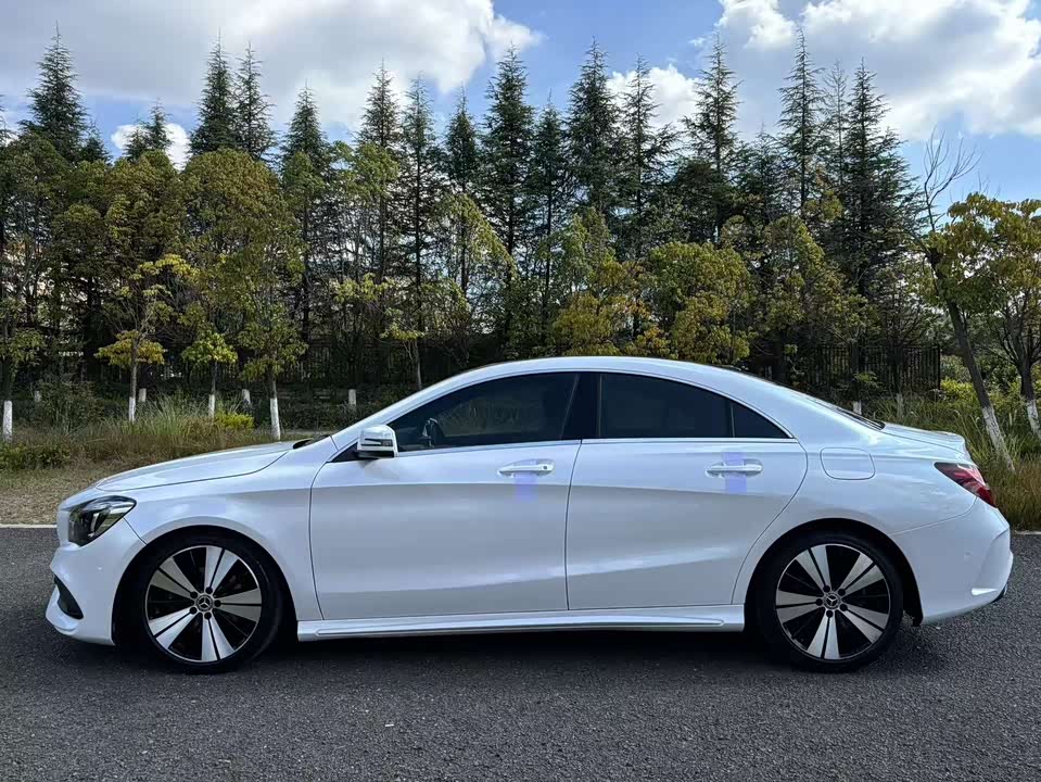 Mercedes-Benz CLA