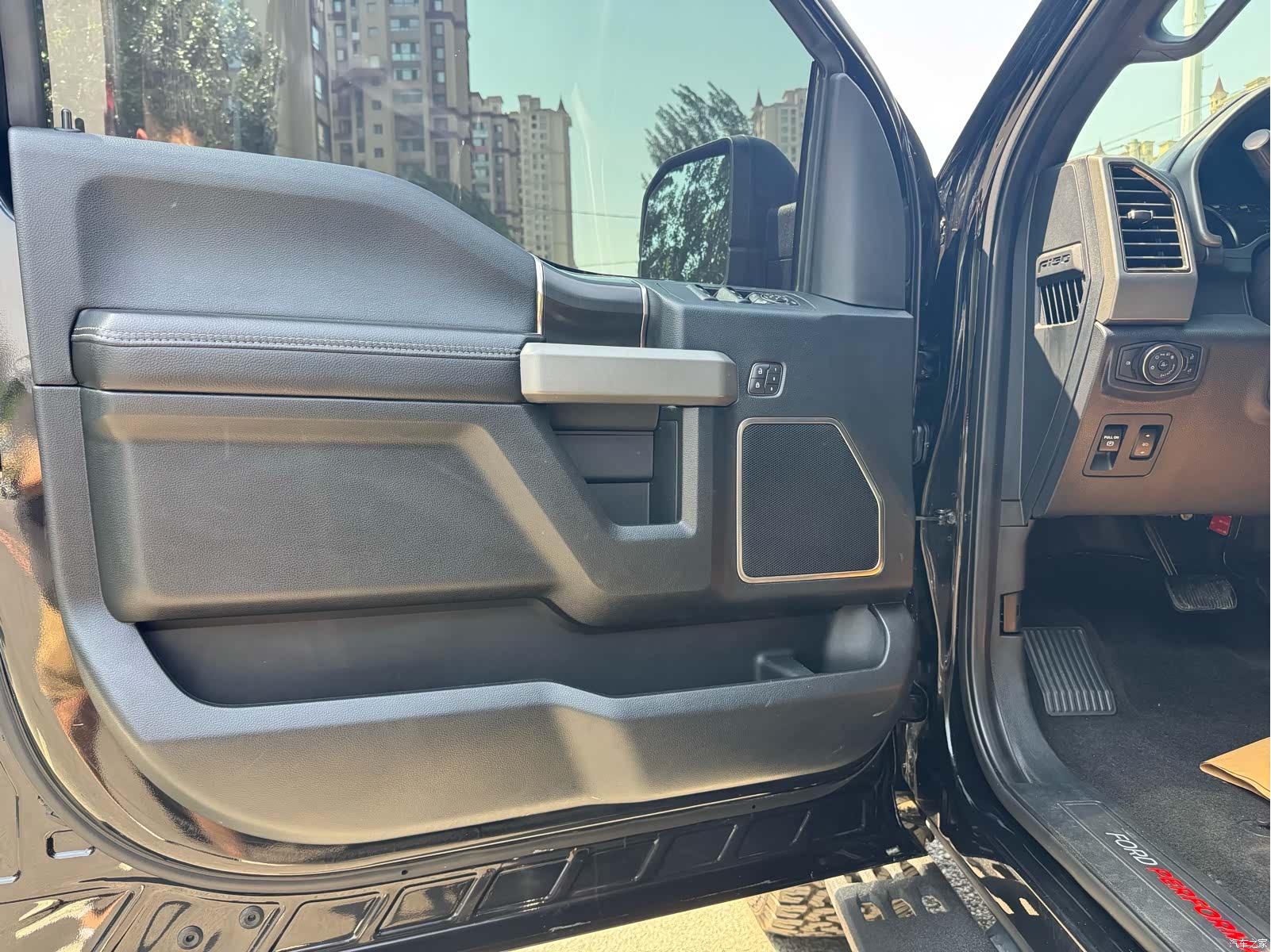 Ford F-150, 2019 все фото