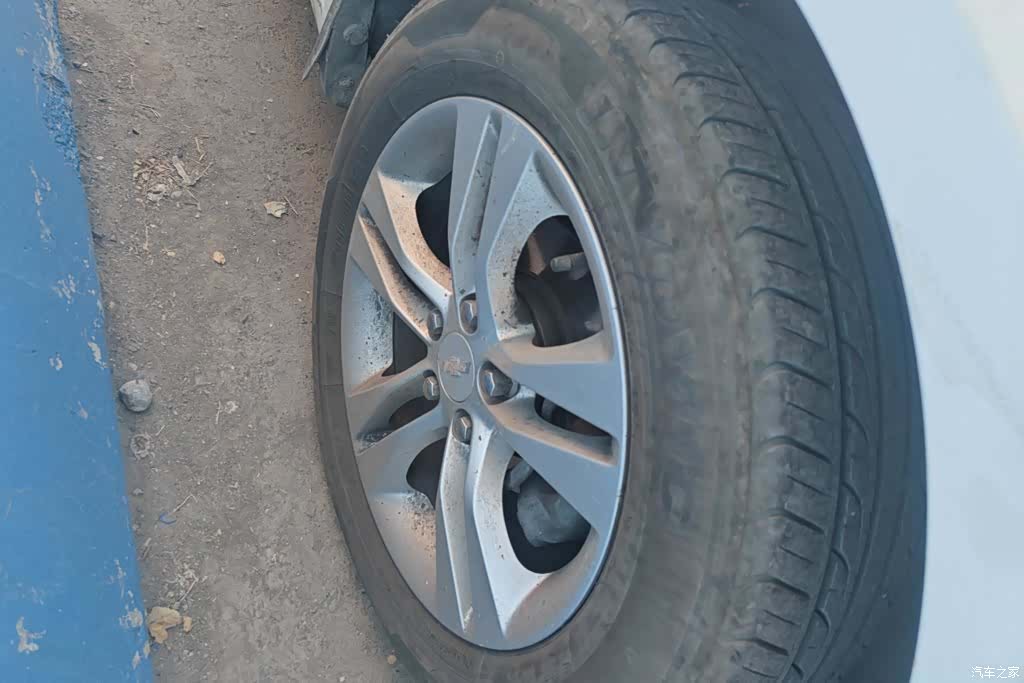 Chevrolet SE, 2015 6