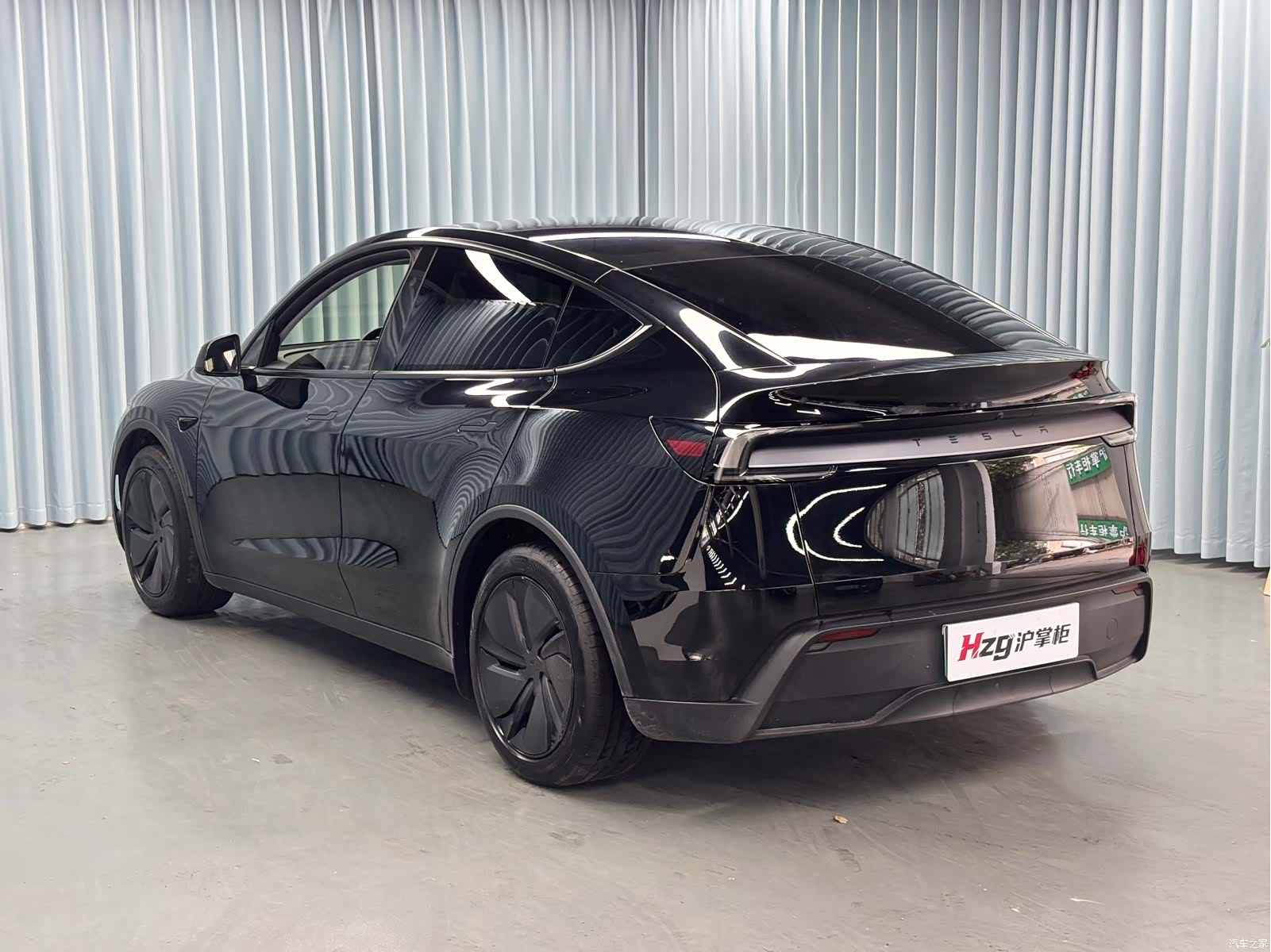 Tesla Model Y, 2025 9