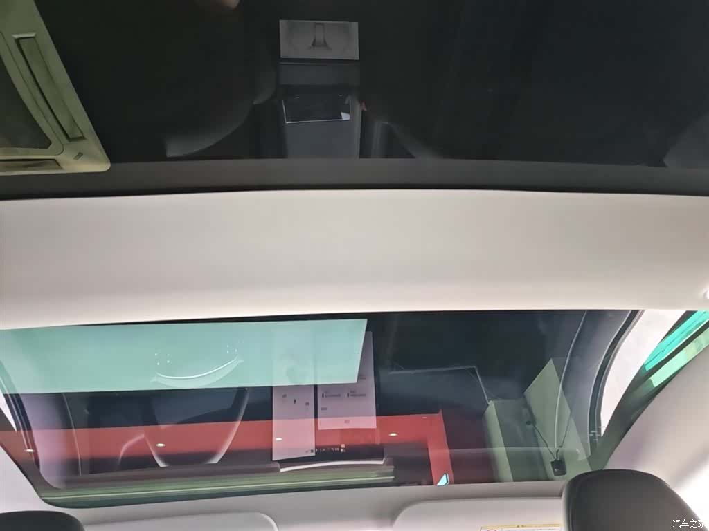 Tesla Model 3, 2025 18