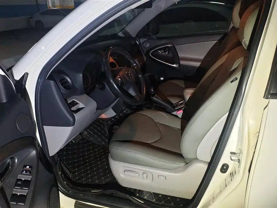 Toyota RAV4 Rongfang
