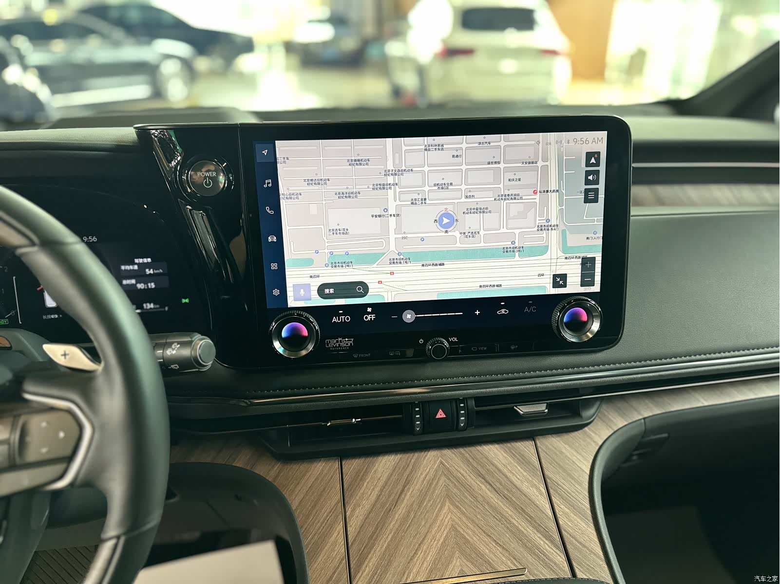 Lexus LM, 2024 11