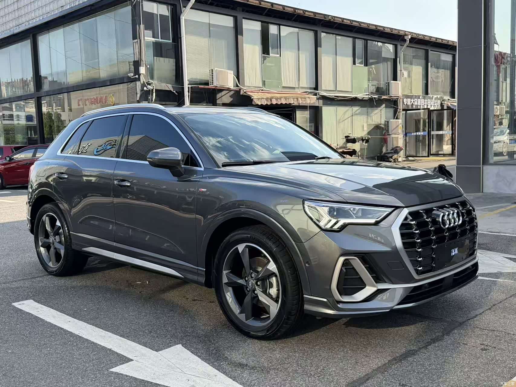 Audi Q3, 2022 4