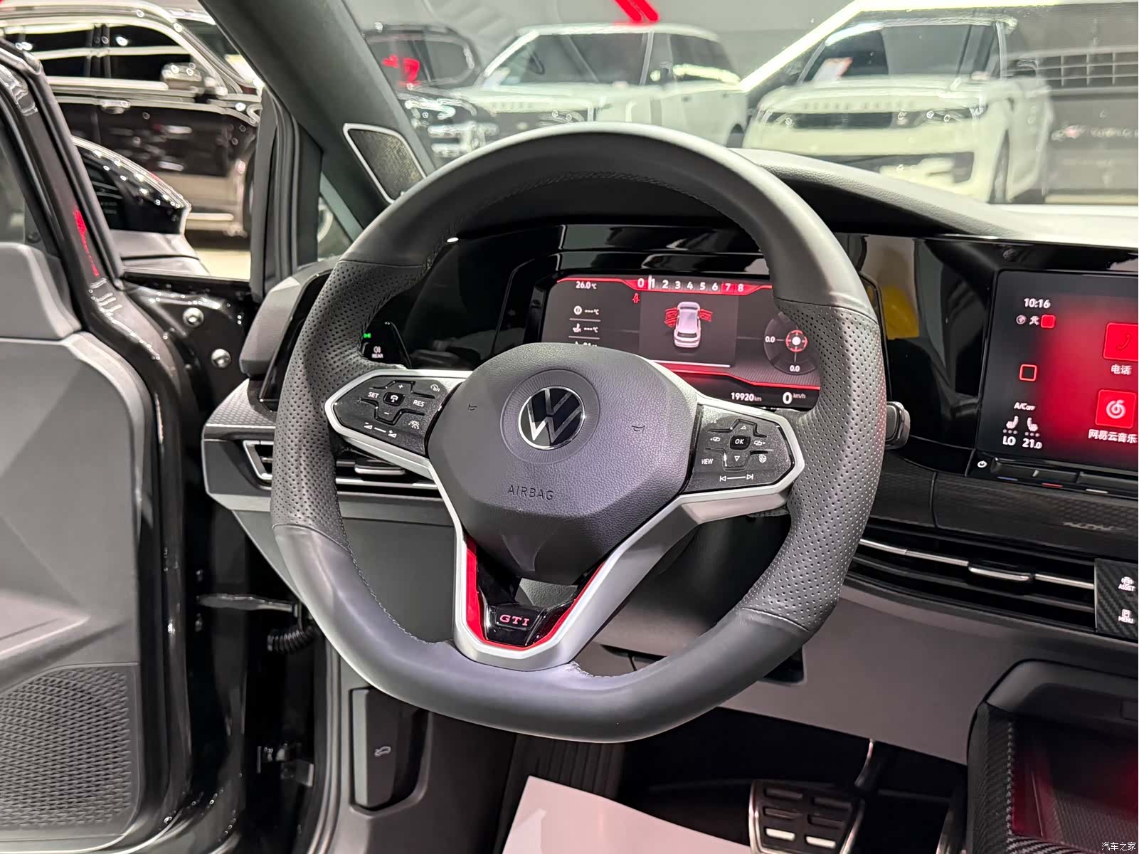 Volkswagen Golf, 2024 13