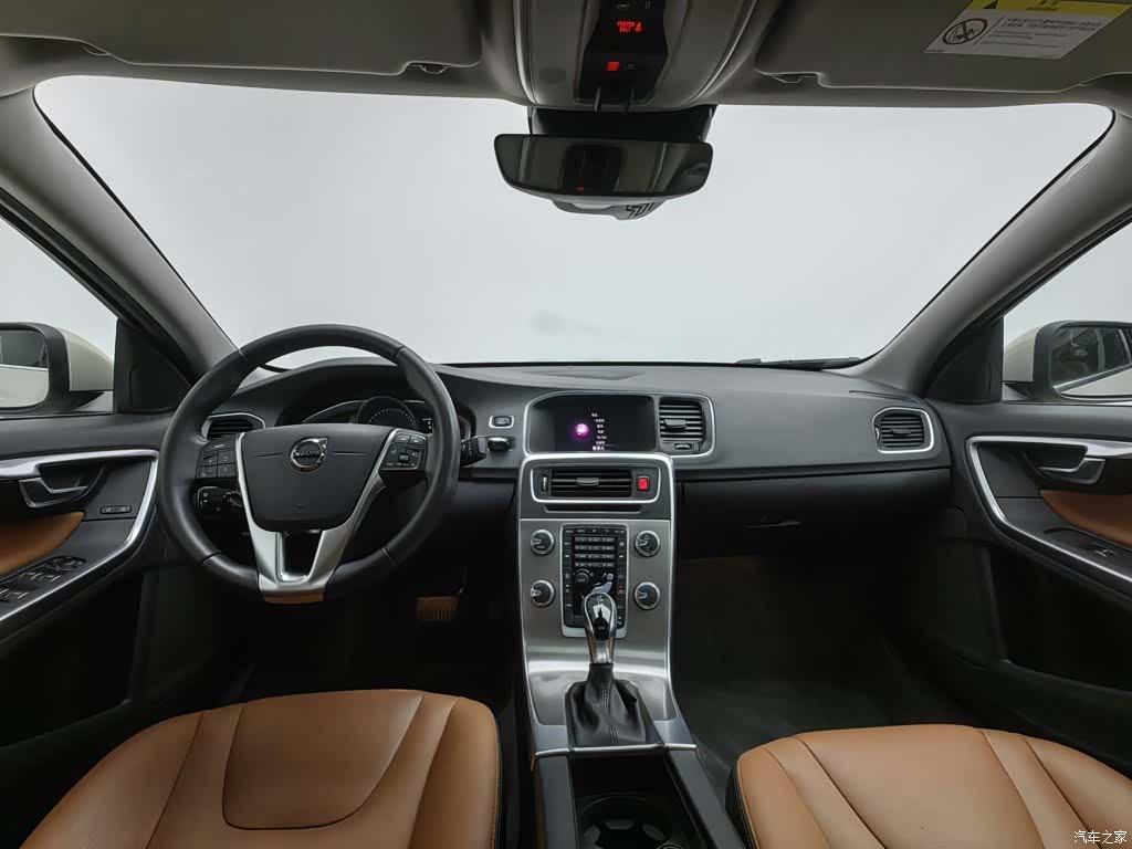 Volvo S60, 2018 все фото