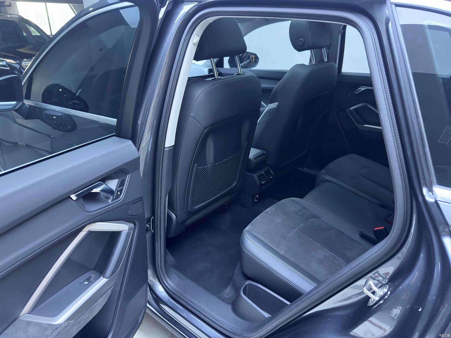 Audi Q3, 2022 11