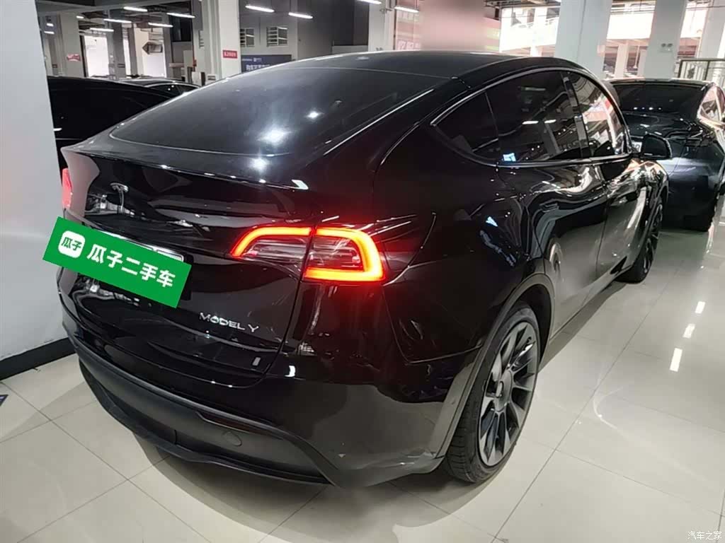 Tesla Model Y, 2022 7