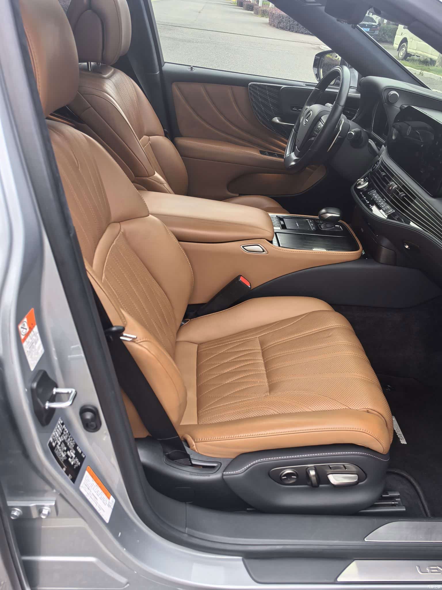 Lexus LS, 2021 17