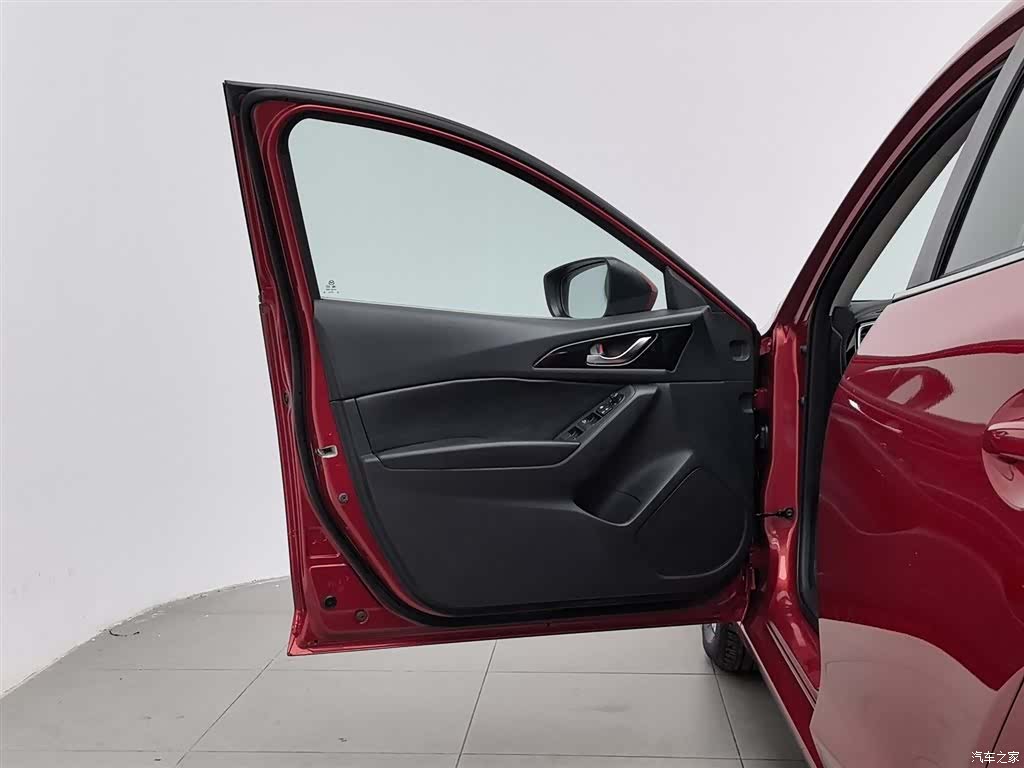 Mazda Mazda3, 2015 8