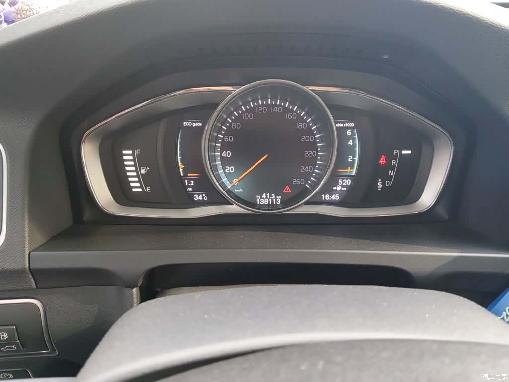 Volvo V60, 2016 все фото