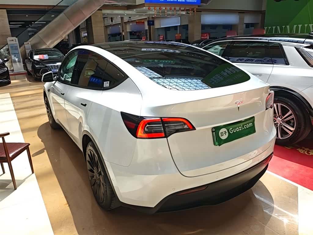 Tesla Model Y, 2022 все фото