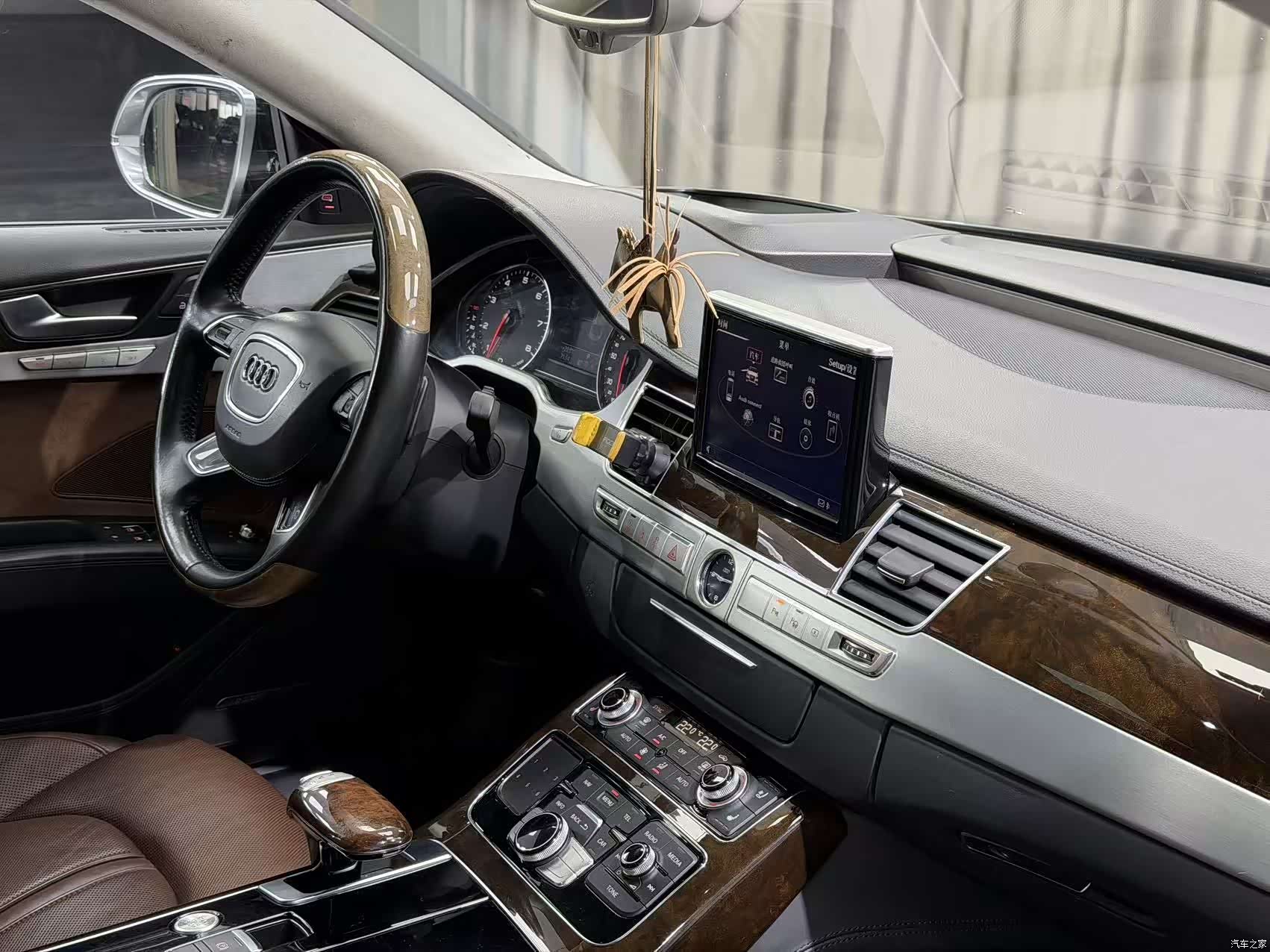 Audi A8L, 2015 10