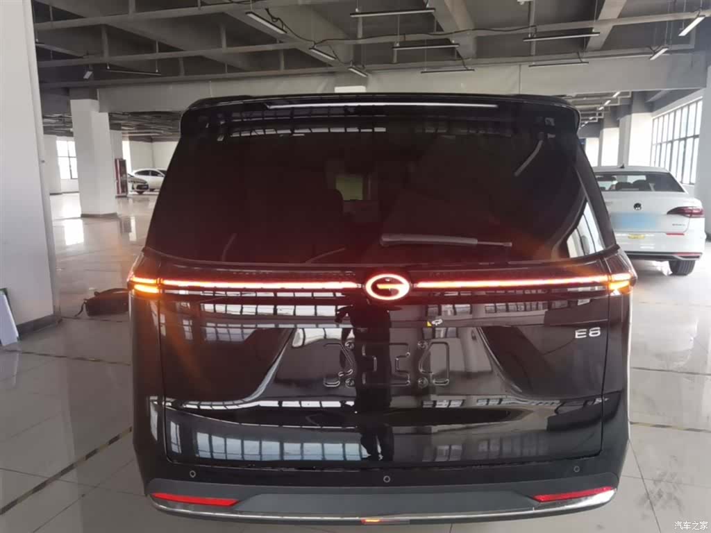 Trumpchi E8, 2025 6