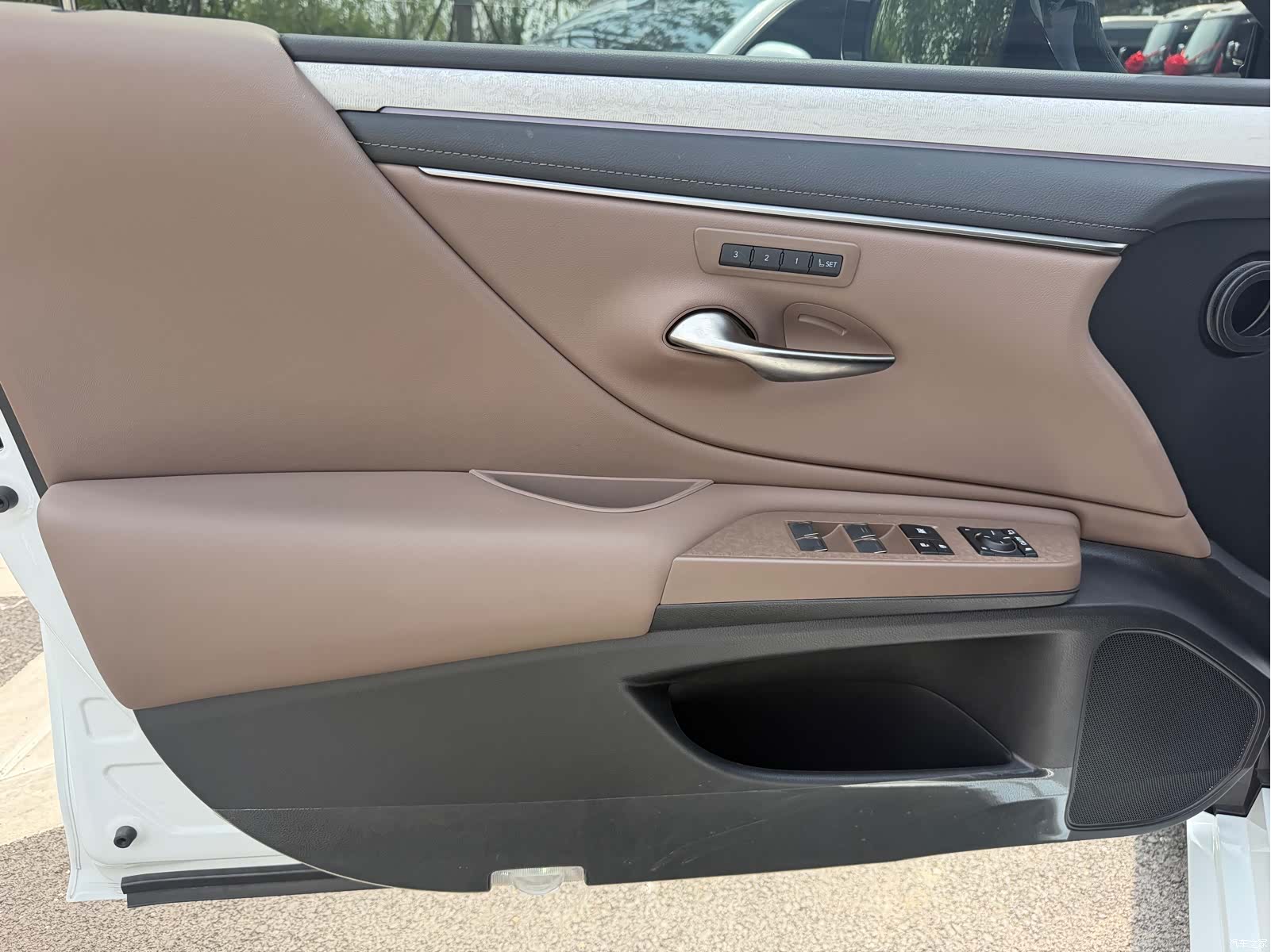 Lexus ES, 2026 9