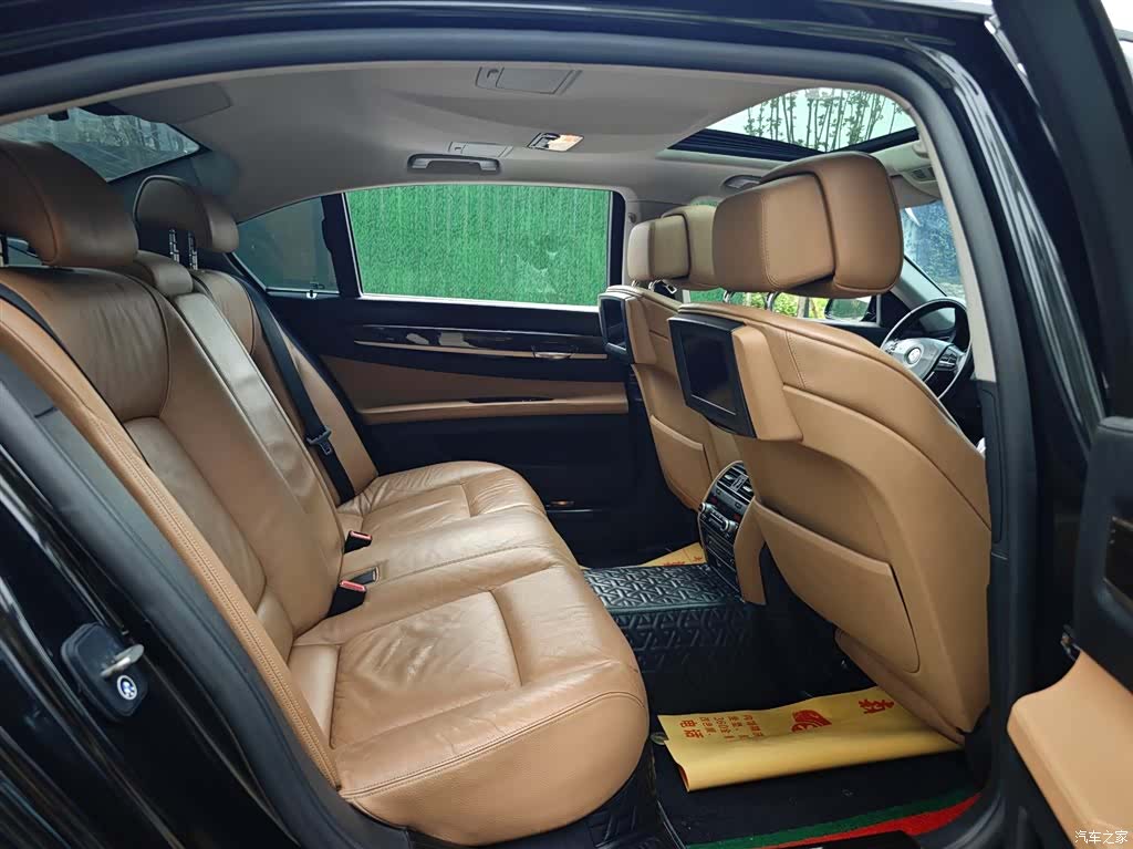 BMW 7 Series, 2011 14