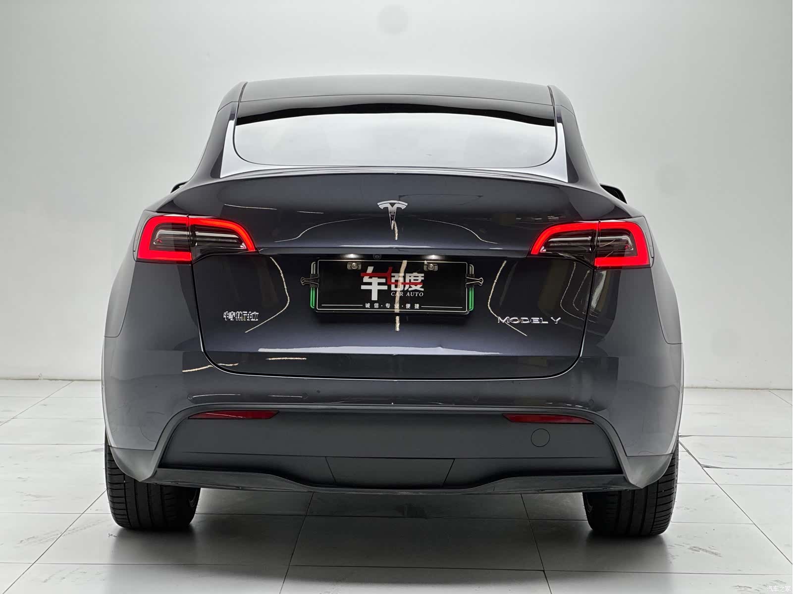 Tesla Model Y, 2021 все фото
