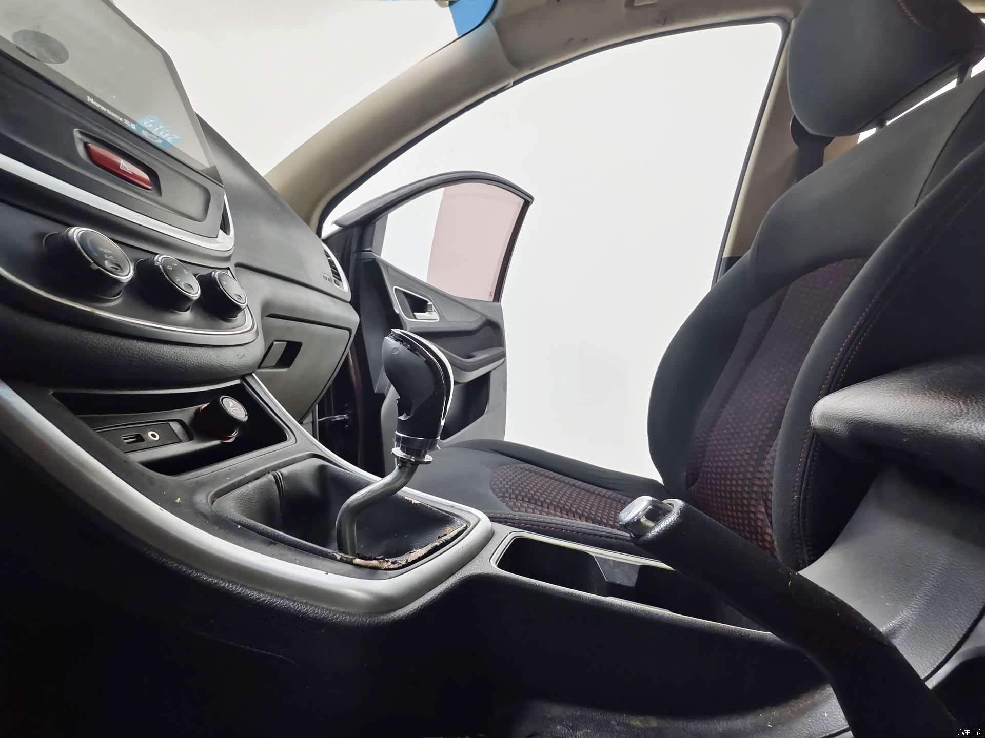 Wuling 560, 2017 11