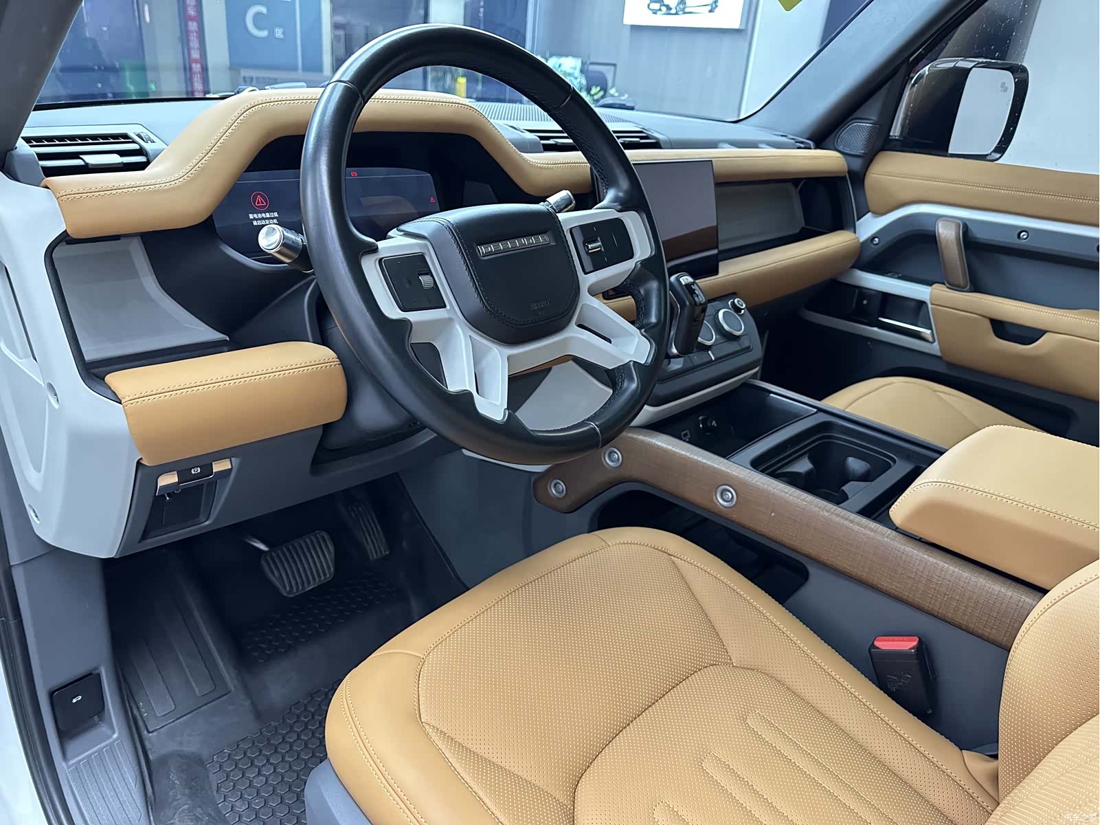 Land Rover Defender, 2021 7