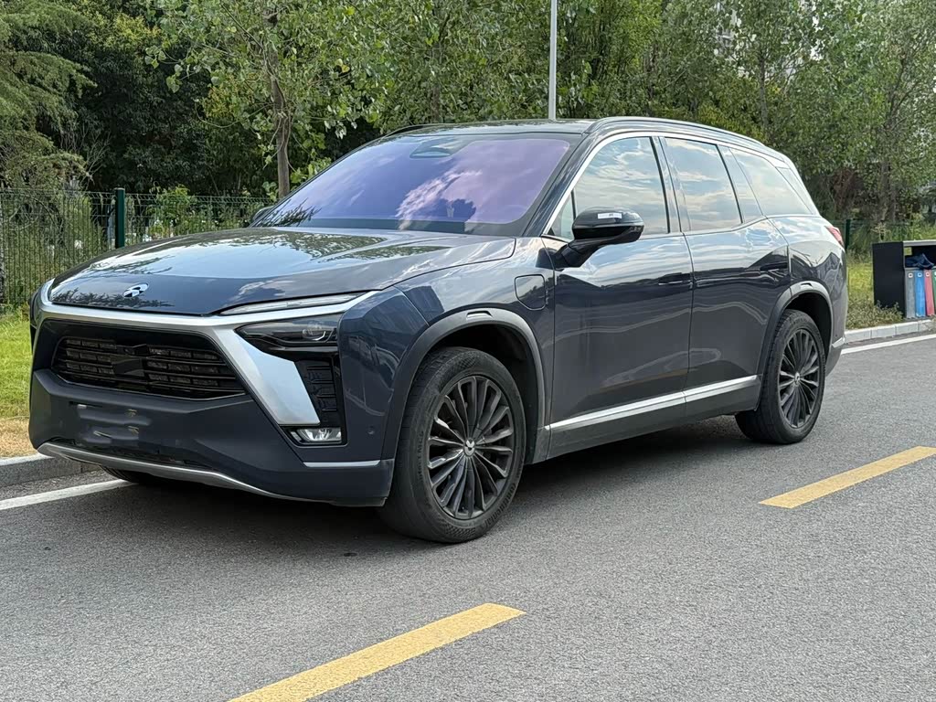 NIO ES8