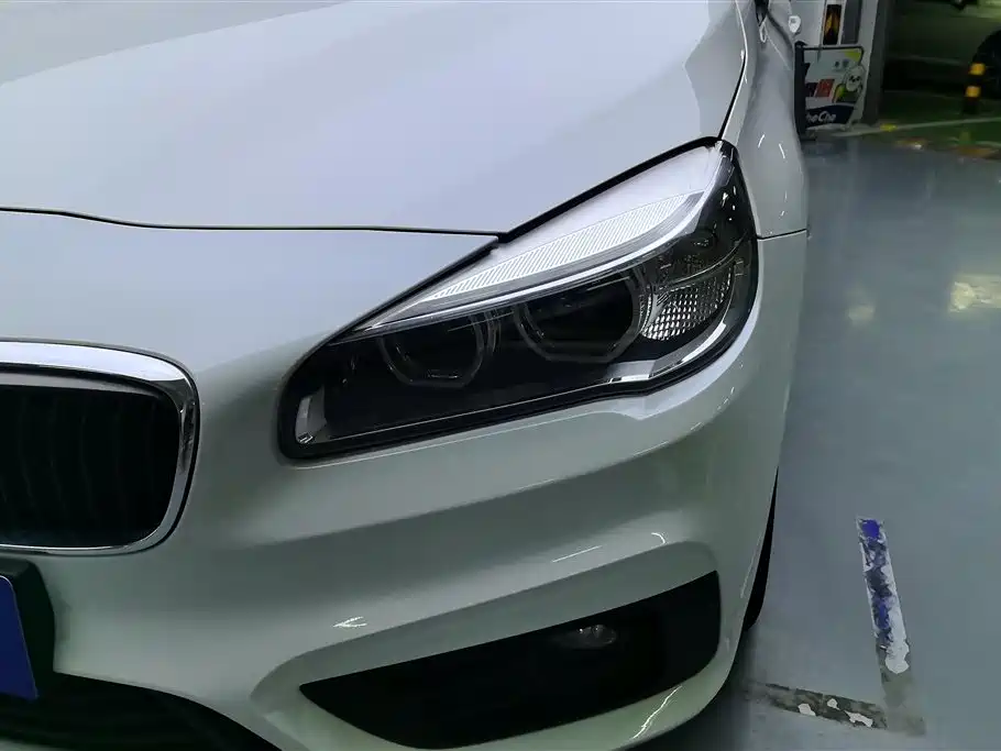 BMW 2 series station wagon