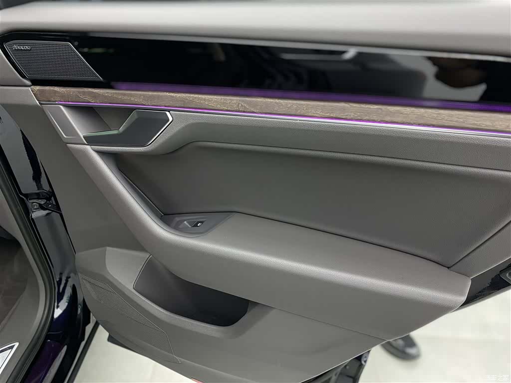 Volkswagen Touareg, 2022 20