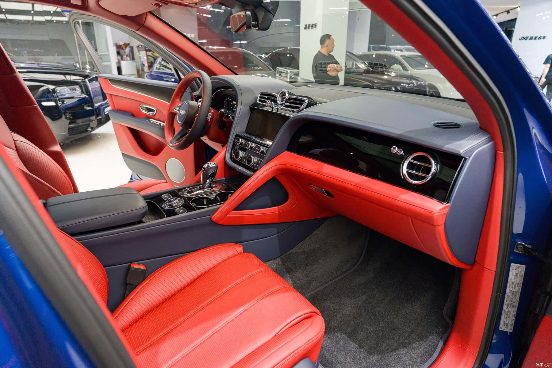 Bentley Bentayga, 2021 6