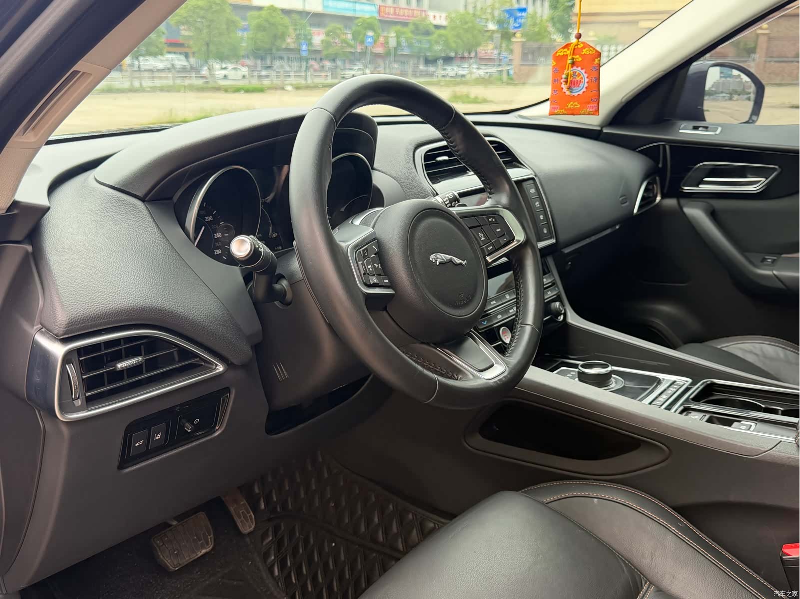 Jaguar F-PACE, 2018 10