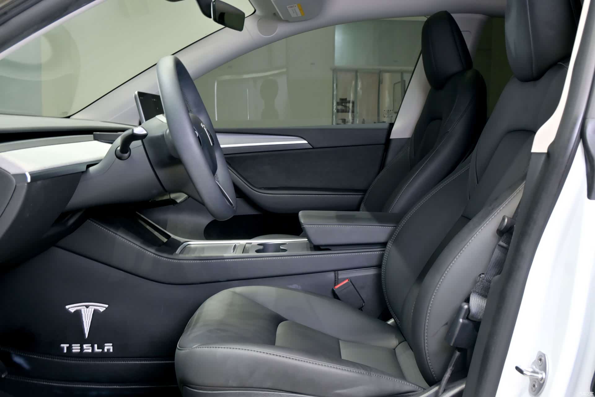 Tesla Model Y, 2024 4