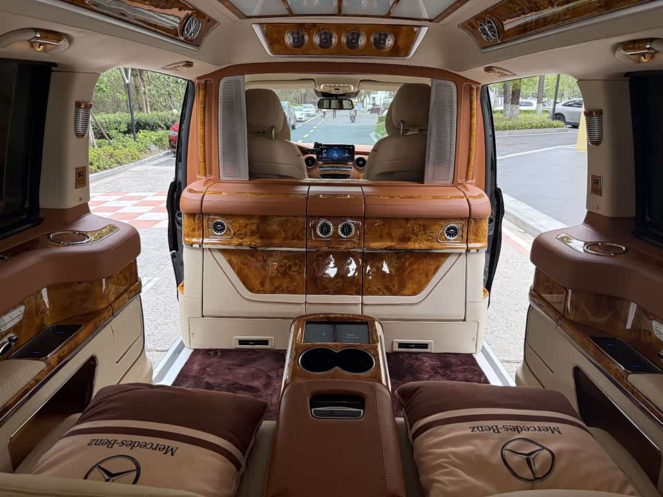 Mercedes-Benz V-class