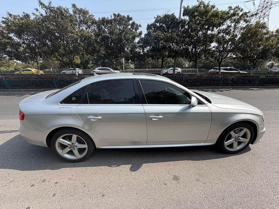Audi A4L 2012, фото 4