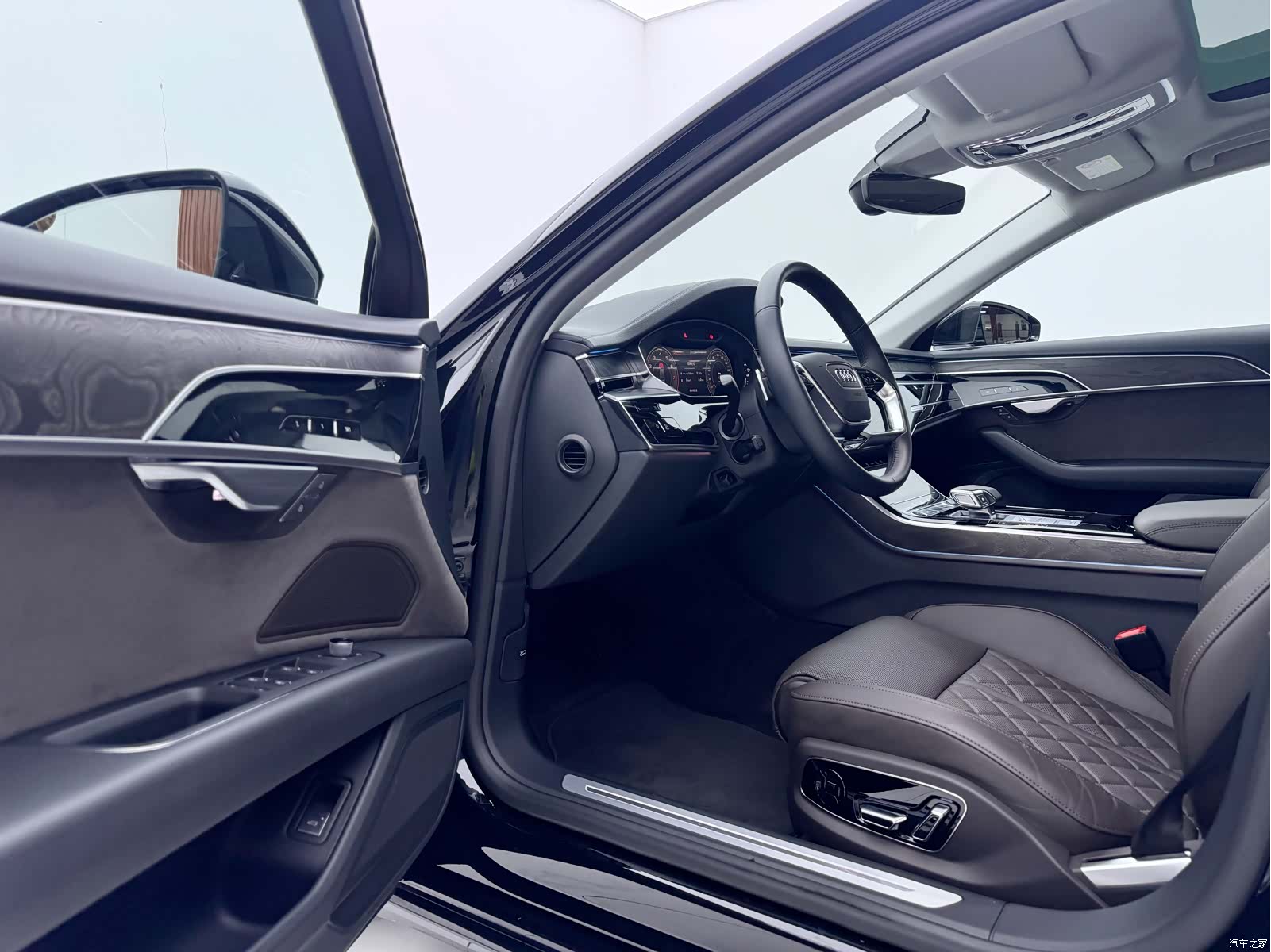 Audi A8L, 2021 все фото