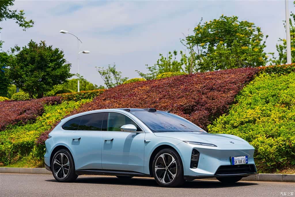 NIO ET5, 2025 4