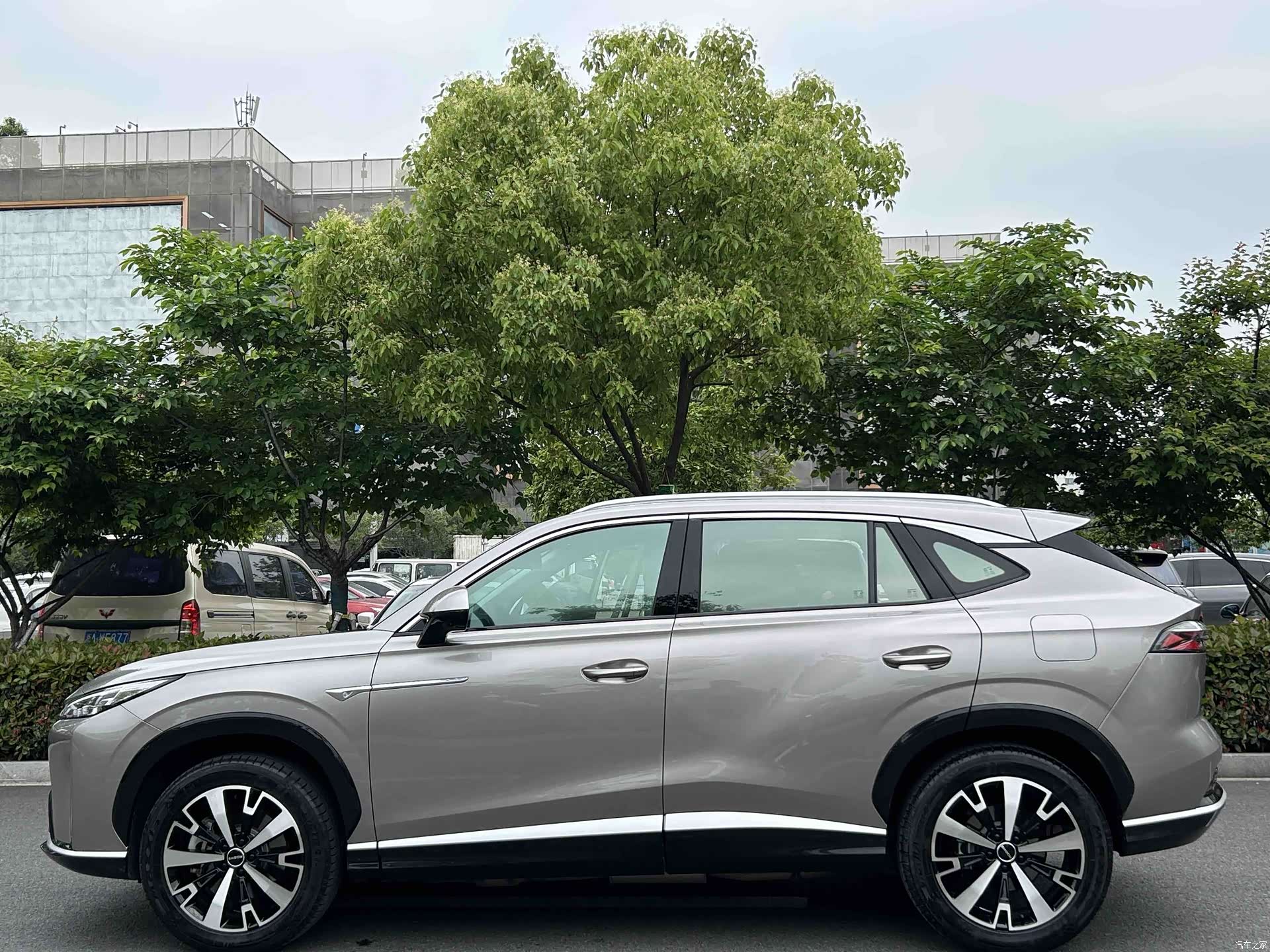 Roewe D5X, 2024 16
