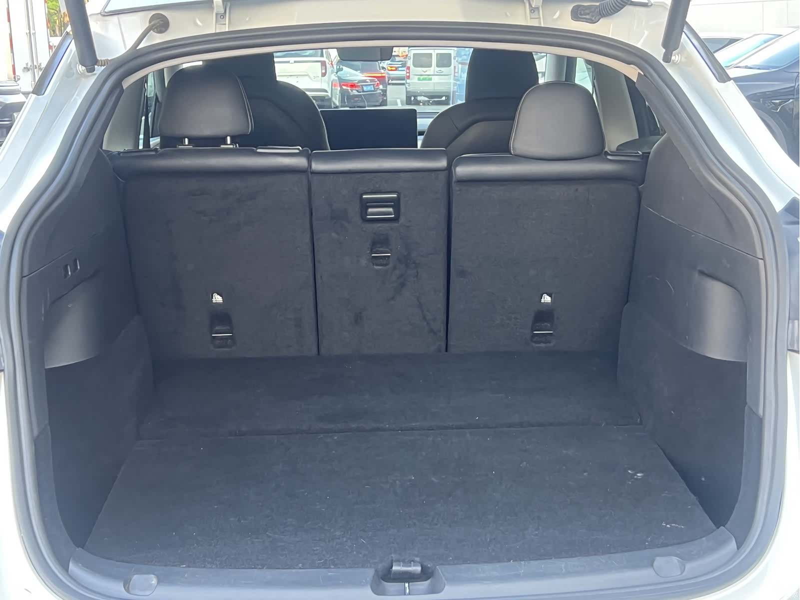 Tesla Model Y, 2023 34