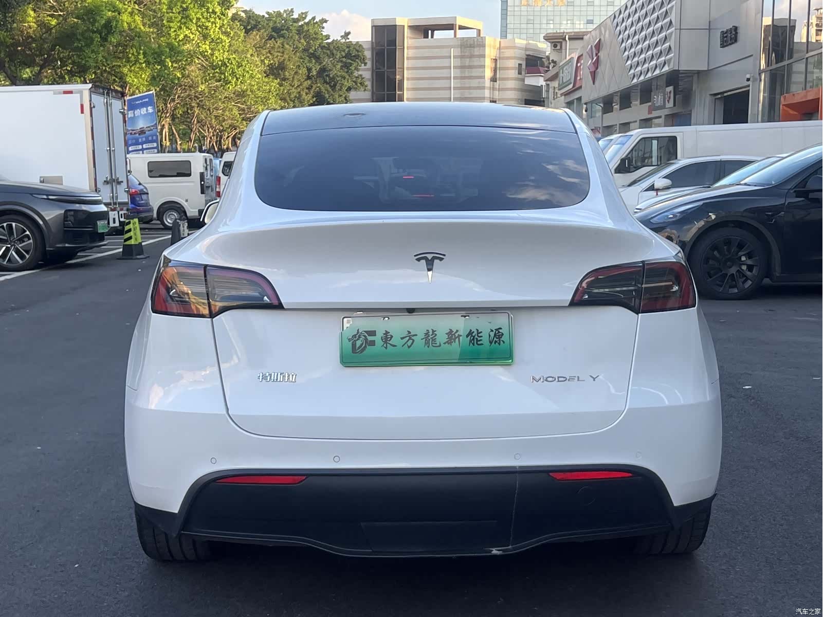 Tesla Model Y, 2023 28