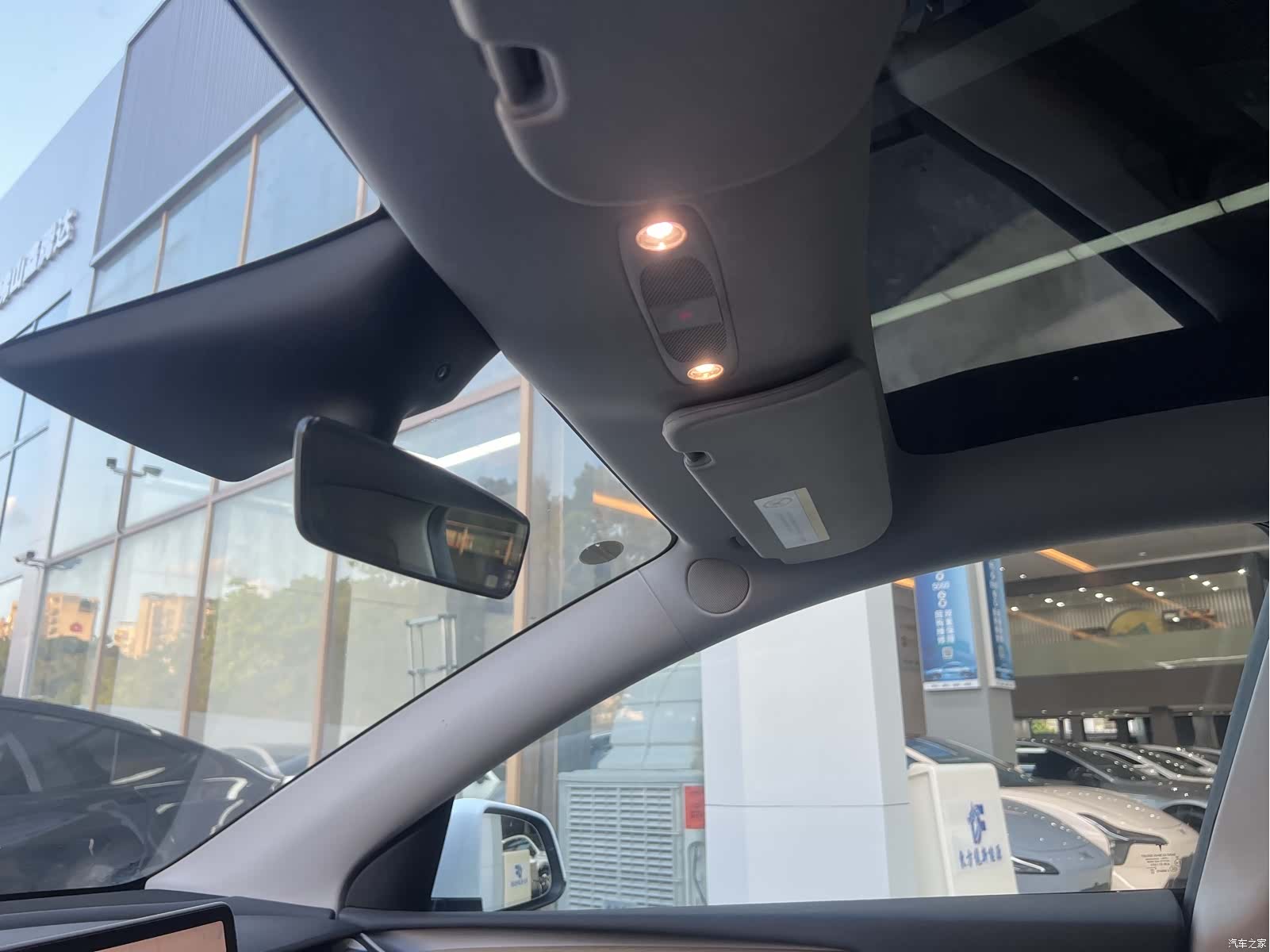 Tesla Model Y, 2023 23