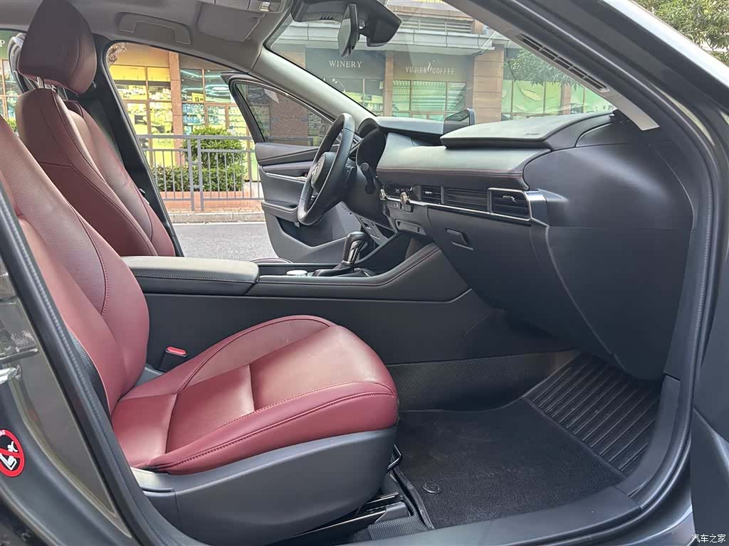 Mazda Mazda3, 2024 11