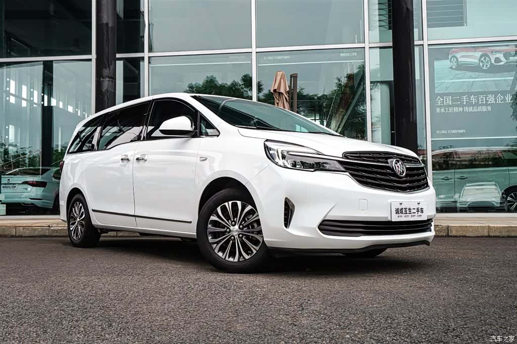 Buick GL8, 2021 3