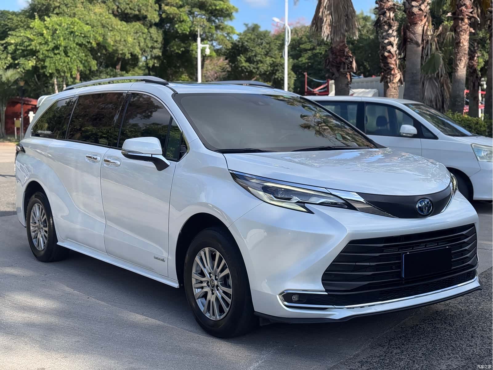 Toyota Sienna, 2023 3