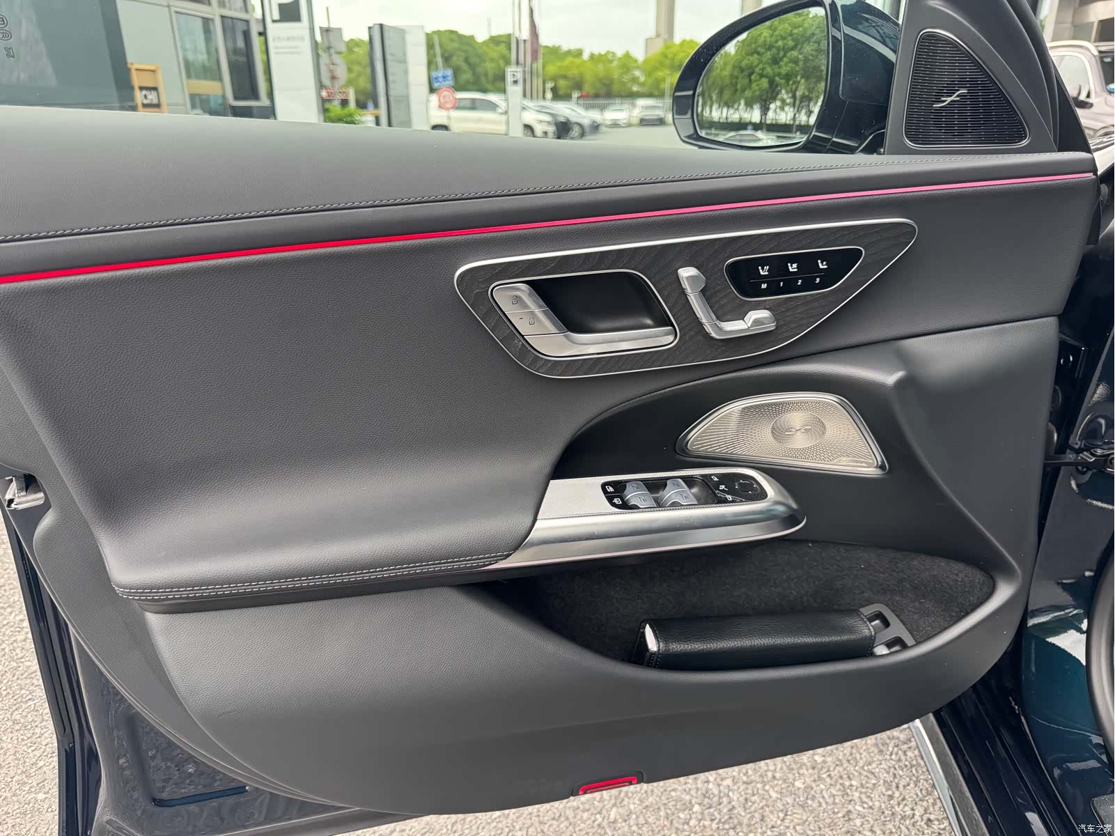 Mercedes-Benz E-Class, 2024 13