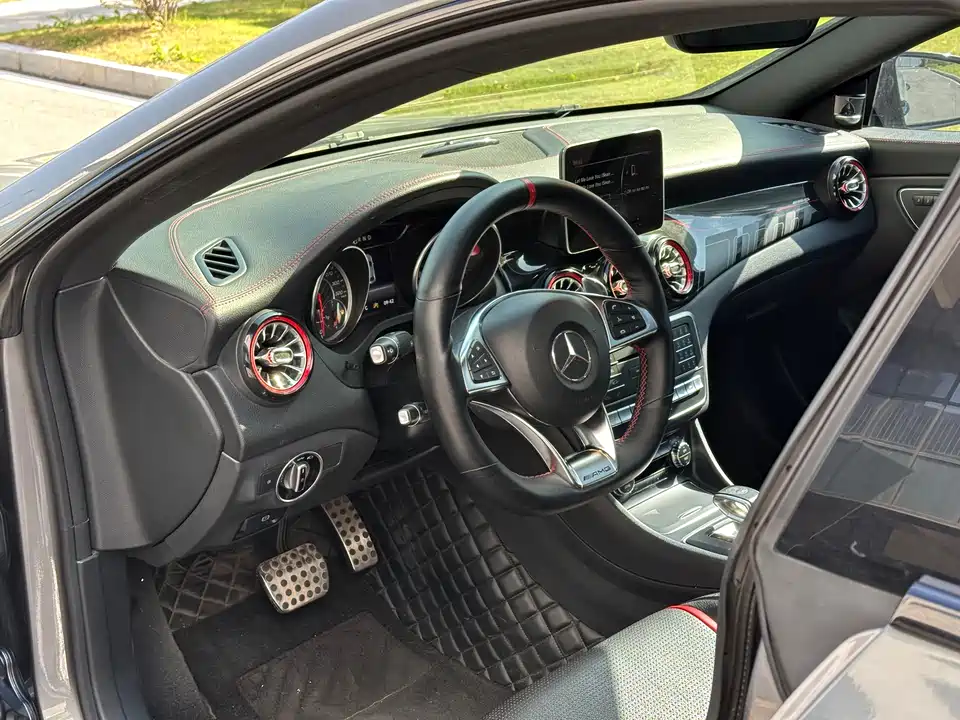 Mercedes-Benz CLA AMG