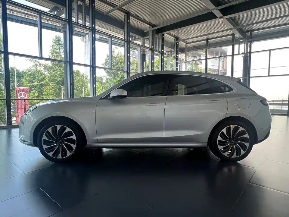 AITO Ask the world M5