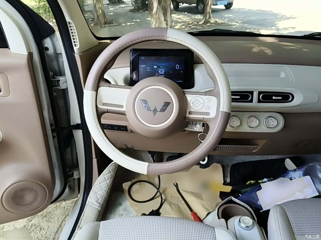Wuling MINIEV, 2025 11